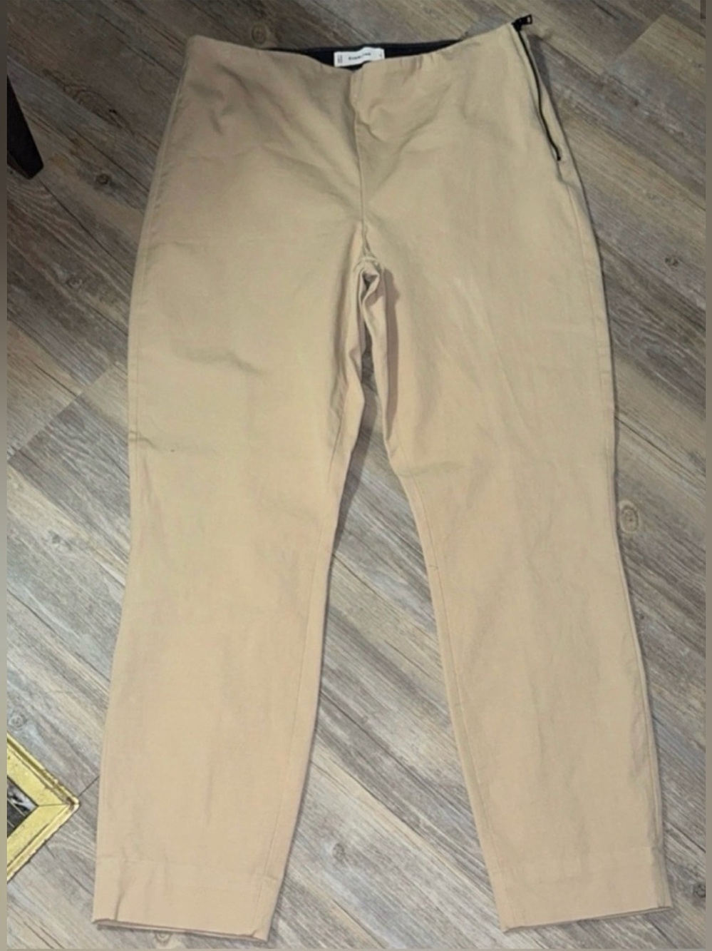 Everlane beige slim leg trousers size 10